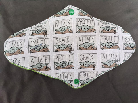 Baby Yoda Protect Attack Snack XL Pad